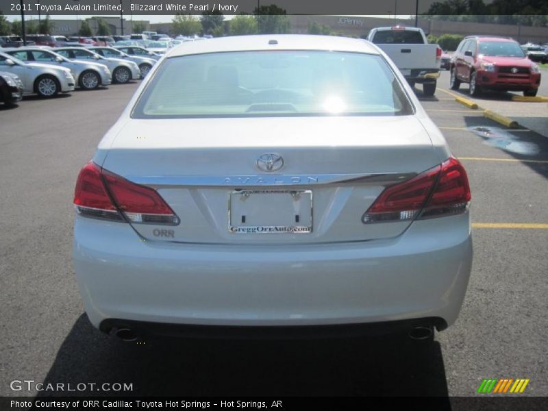 Blizzard White Pearl / Ivory 2011 Toyota Avalon Limited