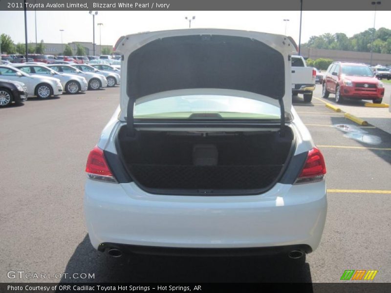 Blizzard White Pearl / Ivory 2011 Toyota Avalon Limited