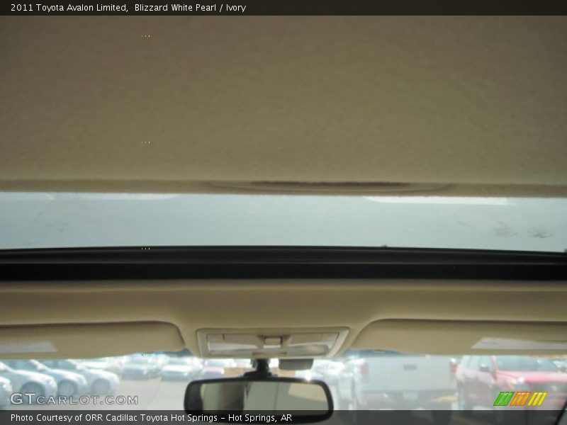 Blizzard White Pearl / Ivory 2011 Toyota Avalon Limited