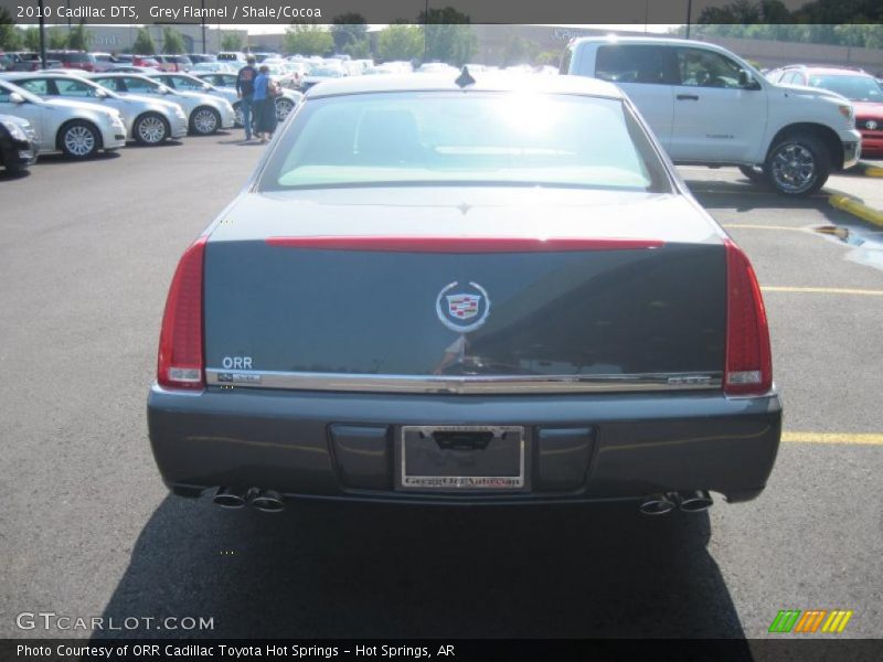 Grey Flannel / Shale/Cocoa 2010 Cadillac DTS