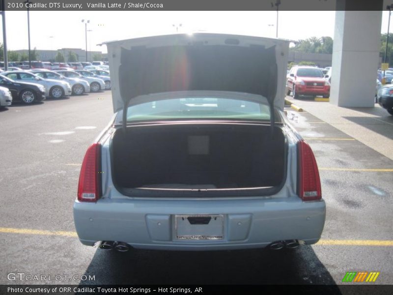 Vanilla Latte / Shale/Cocoa 2010 Cadillac DTS Luxury