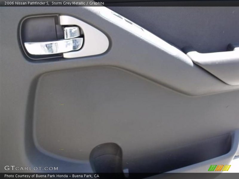 Storm Grey Metallic / Graphite 2006 Nissan Pathfinder S