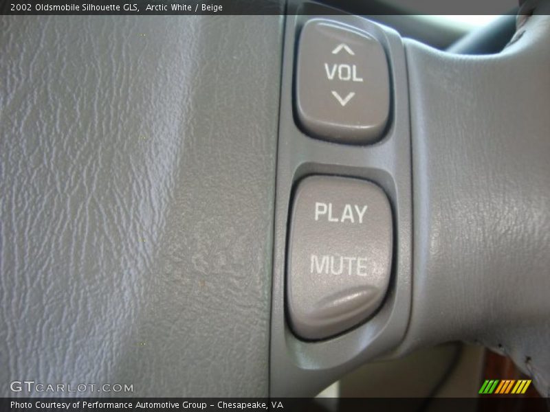 Arctic White / Beige 2002 Oldsmobile Silhouette GLS