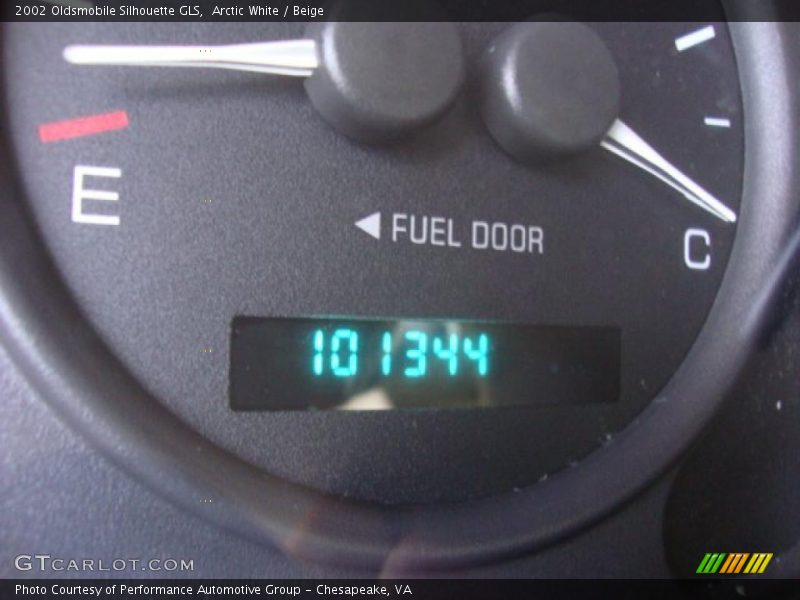 Arctic White / Beige 2002 Oldsmobile Silhouette GLS