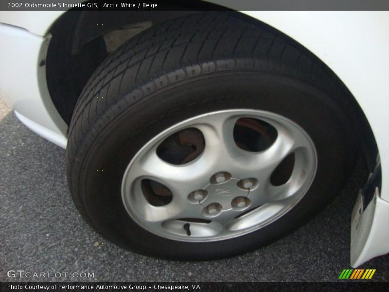 Arctic White / Beige 2002 Oldsmobile Silhouette GLS