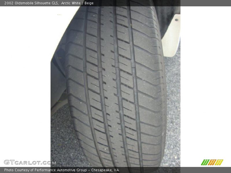 Arctic White / Beige 2002 Oldsmobile Silhouette GLS