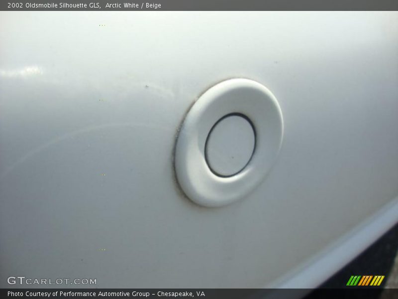 Arctic White / Beige 2002 Oldsmobile Silhouette GLS