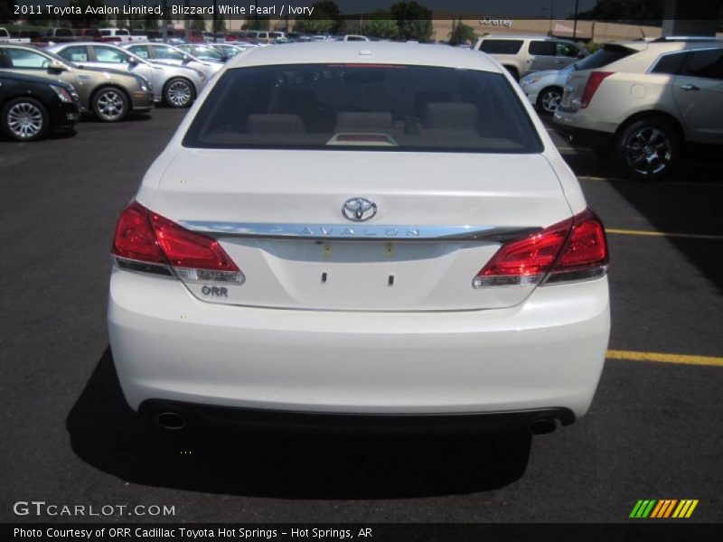 Blizzard White Pearl / Ivory 2011 Toyota Avalon Limited