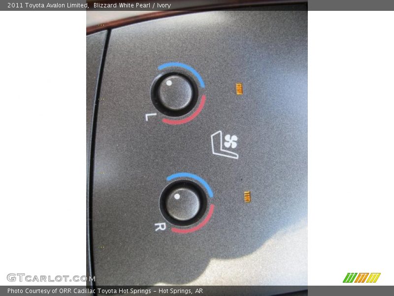 Blizzard White Pearl / Ivory 2011 Toyota Avalon Limited