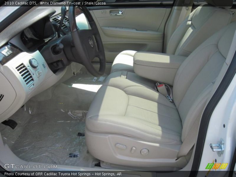 White Diamond Tri-coat / Shale/Cocoa 2010 Cadillac DTS