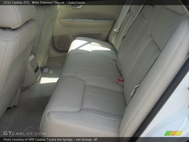 White Diamond Tri-coat / Shale/Cocoa 2010 Cadillac DTS