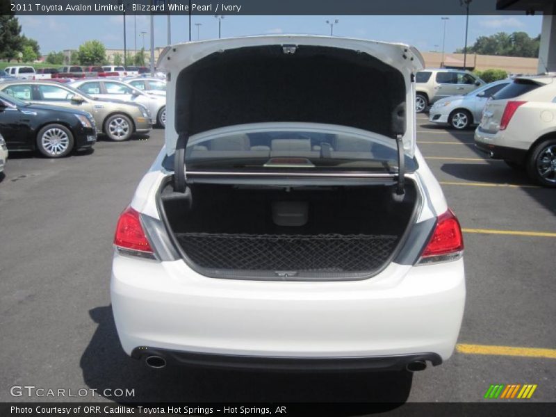 Blizzard White Pearl / Ivory 2011 Toyota Avalon Limited