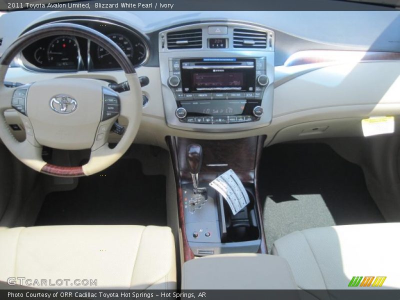 Blizzard White Pearl / Ivory 2011 Toyota Avalon Limited
