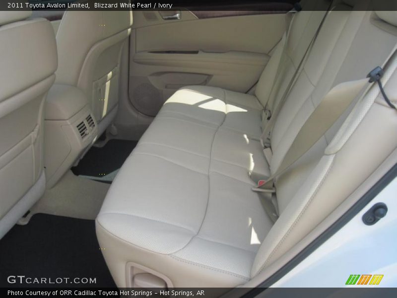Blizzard White Pearl / Ivory 2011 Toyota Avalon Limited