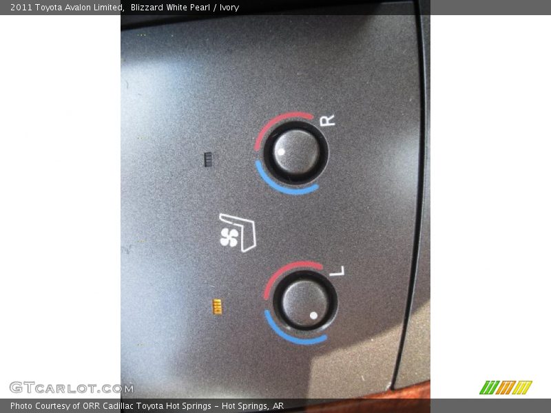 Blizzard White Pearl / Ivory 2011 Toyota Avalon Limited