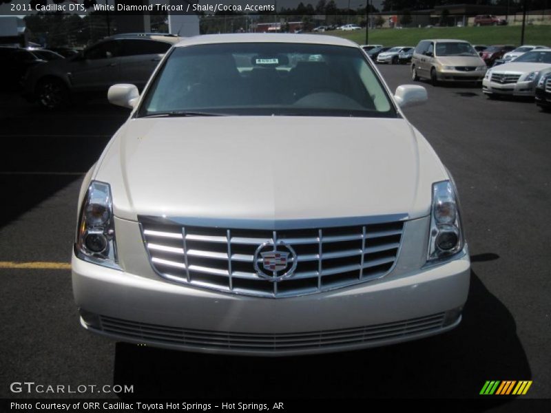 White Diamond Tricoat / Shale/Cocoa Accents 2011 Cadillac DTS