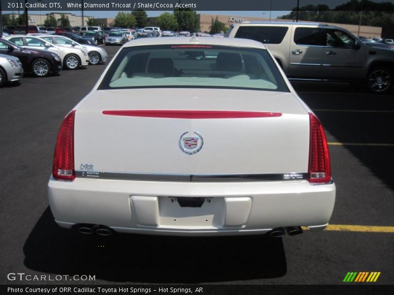 White Diamond Tricoat / Shale/Cocoa Accents 2011 Cadillac DTS