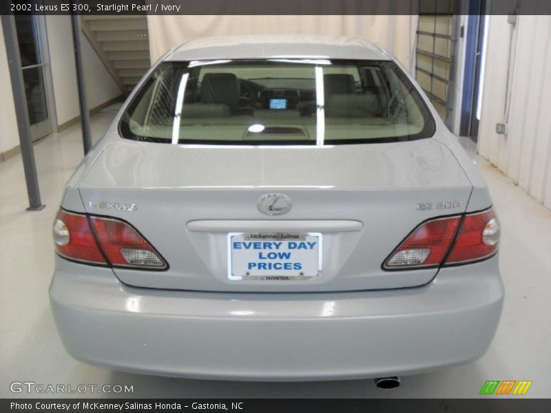 Starlight Pearl / Ivory 2002 Lexus ES 300