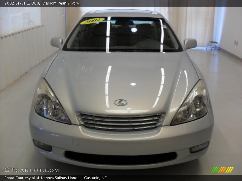 Starlight Pearl / Ivory 2002 Lexus ES 300