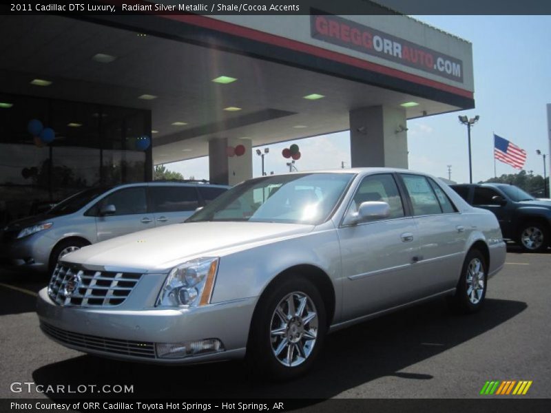 Radiant Silver Metallic / Shale/Cocoa Accents 2011 Cadillac DTS Luxury