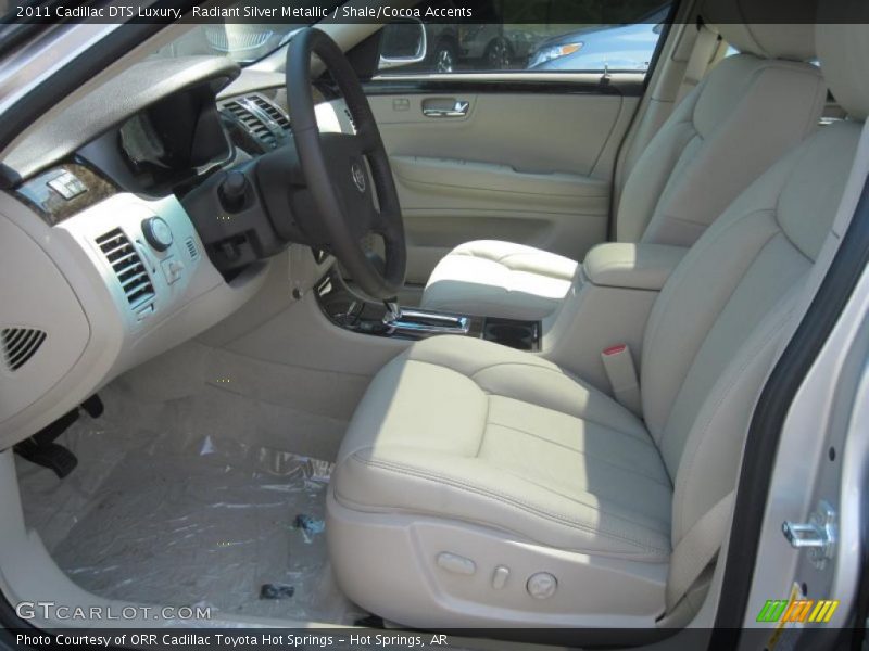 Radiant Silver Metallic / Shale/Cocoa Accents 2011 Cadillac DTS Luxury