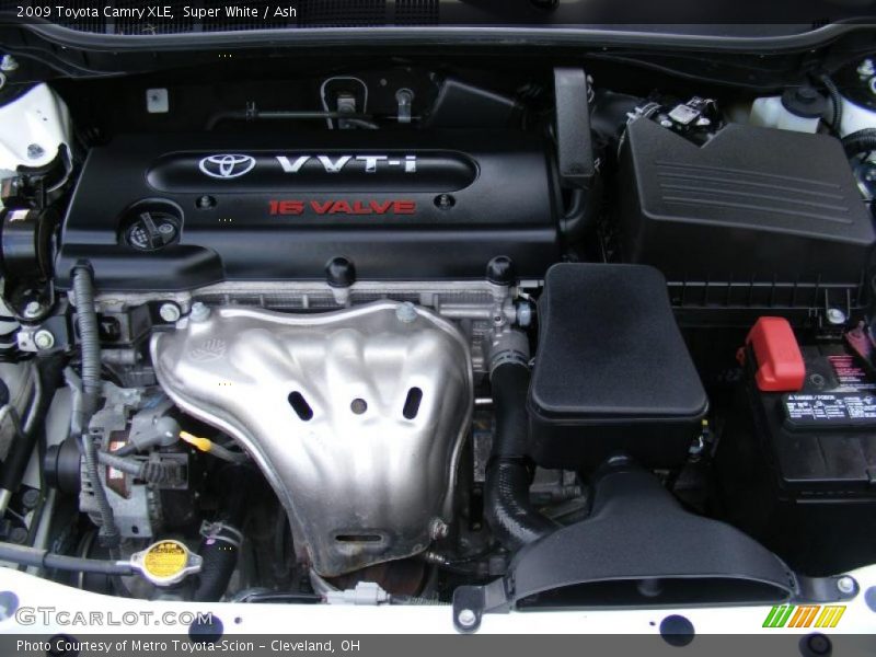 Super White / Ash 2009 Toyota Camry XLE