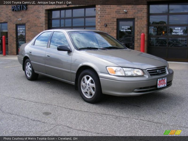 Antique Sage Pearl / Oak 2000 Toyota Camry LE
