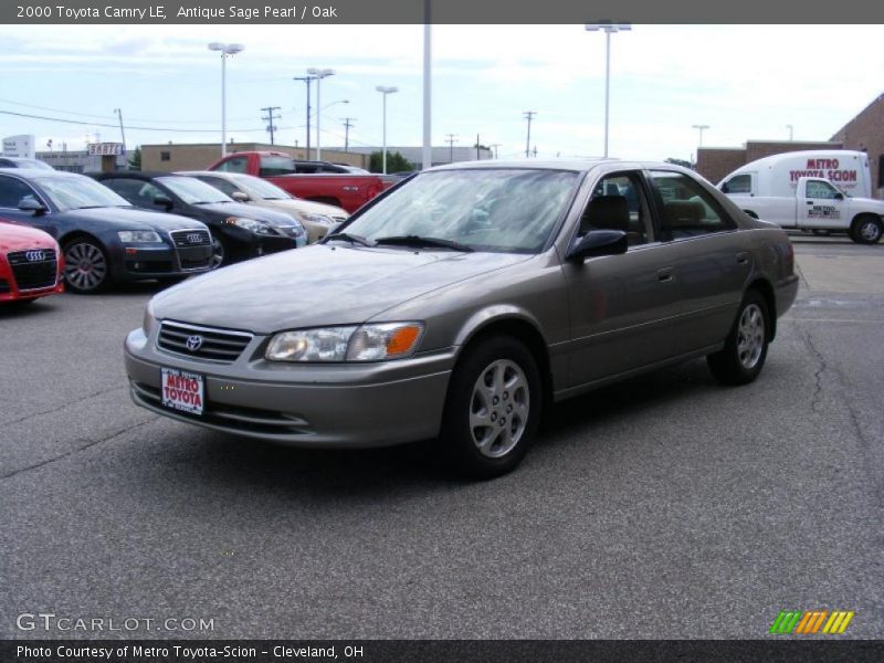 Antique Sage Pearl / Oak 2000 Toyota Camry LE