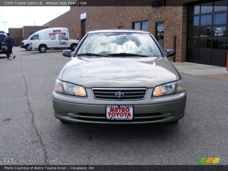 Antique Sage Pearl / Oak 2000 Toyota Camry LE