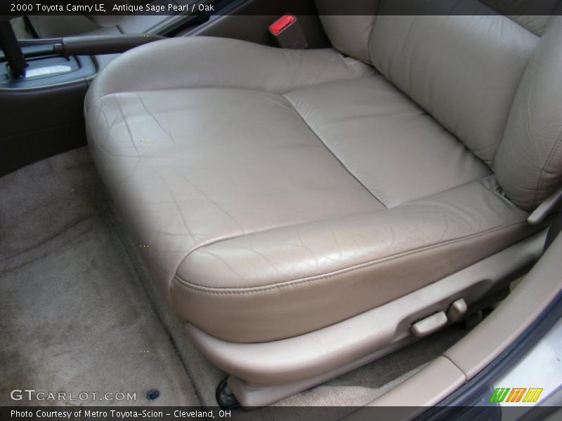 Antique Sage Pearl / Oak 2000 Toyota Camry LE