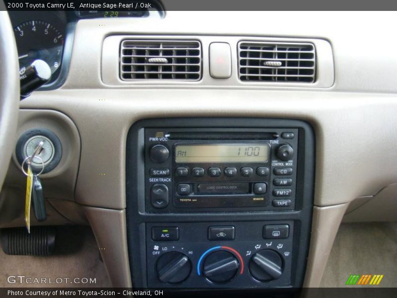 Antique Sage Pearl / Oak 2000 Toyota Camry LE