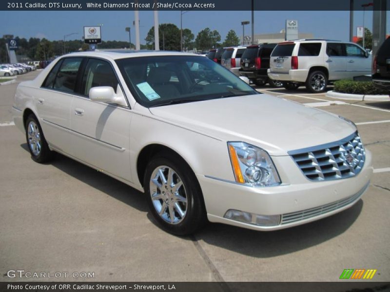 White Diamond Tricoat / Shale/Cocoa Accents 2011 Cadillac DTS Luxury