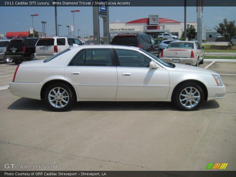 White Diamond Tricoat / Shale/Cocoa Accents 2011 Cadillac DTS Luxury