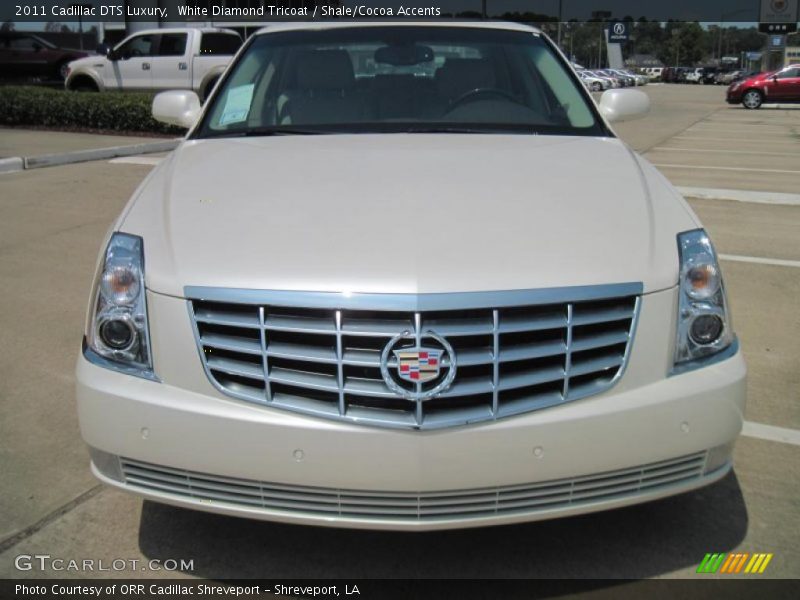 White Diamond Tricoat / Shale/Cocoa Accents 2011 Cadillac DTS Luxury