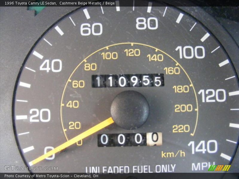 Cashmere Beige Metallic / Beige 1996 Toyota Camry LE Sedan