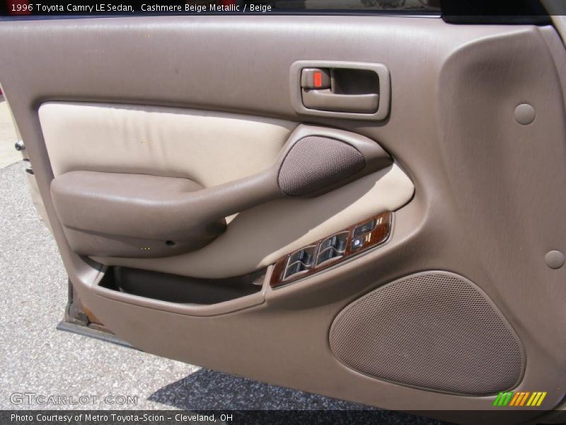 Cashmere Beige Metallic / Beige 1996 Toyota Camry LE Sedan