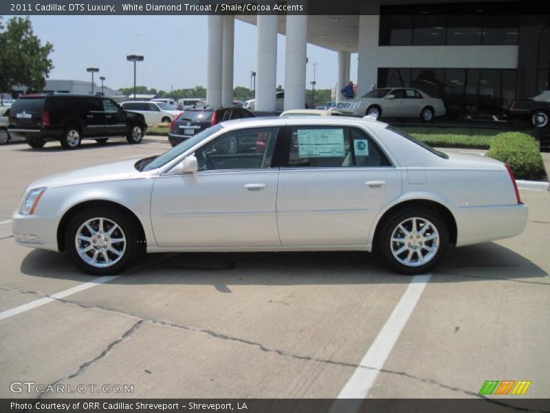 White Diamond Tricoat / Shale/Cocoa Accents 2011 Cadillac DTS Luxury