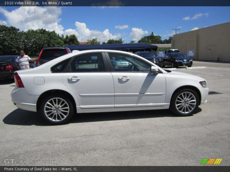 Ice White / Quartz 2010 Volvo S40 2.4i