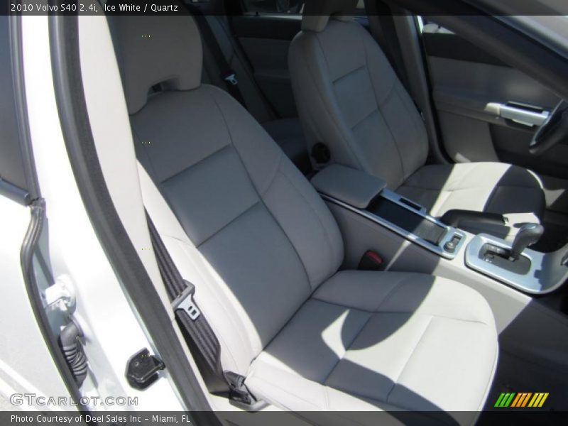 Ice White / Quartz 2010 Volvo S40 2.4i