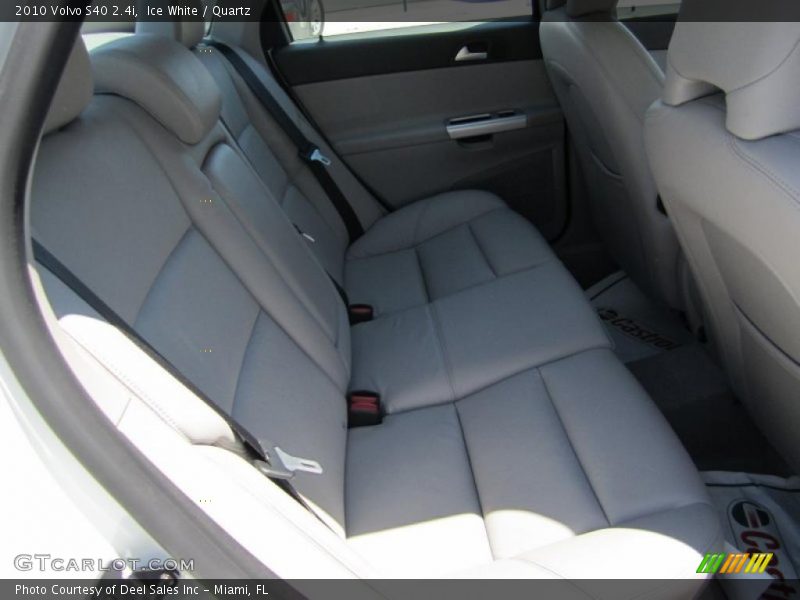 Ice White / Quartz 2010 Volvo S40 2.4i
