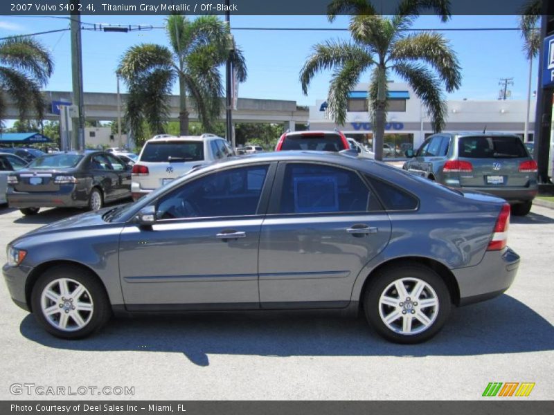 Titanium Gray Metallic / Off-Black 2007 Volvo S40 2.4i
