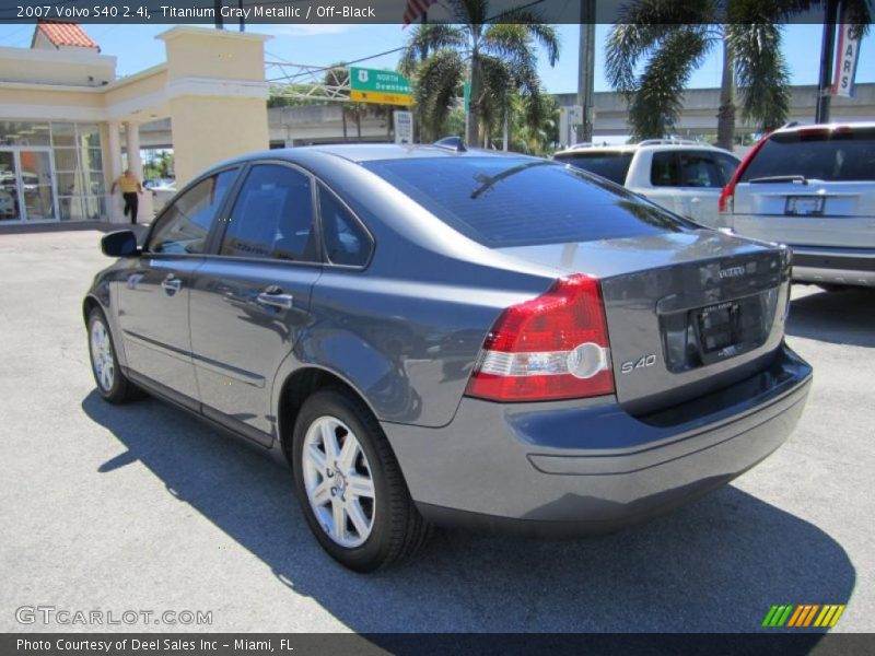 Titanium Gray Metallic / Off-Black 2007 Volvo S40 2.4i