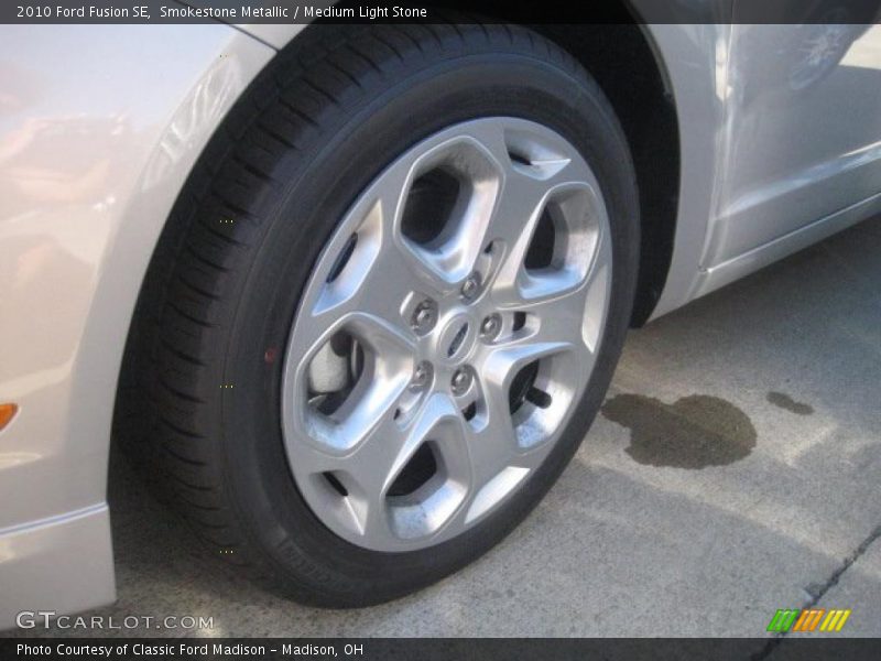 Smokestone Metallic / Medium Light Stone 2010 Ford Fusion SE