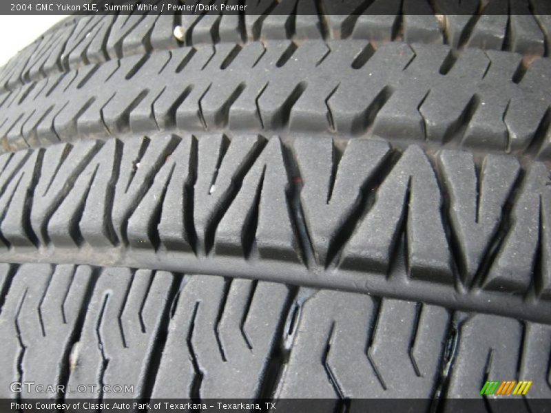 Summit White / Pewter/Dark Pewter 2004 GMC Yukon SLE