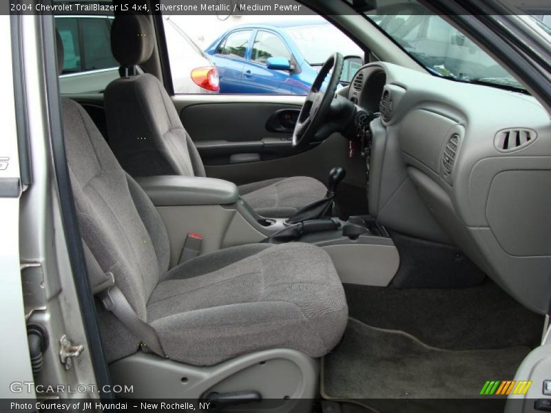 Silverstone Metallic / Medium Pewter 2004 Chevrolet TrailBlazer LS 4x4