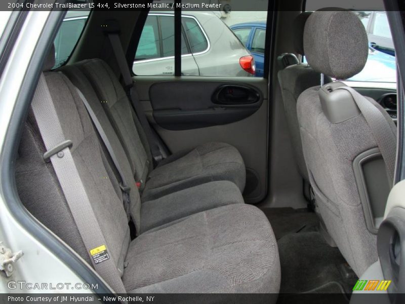 Silverstone Metallic / Medium Pewter 2004 Chevrolet TrailBlazer LS 4x4