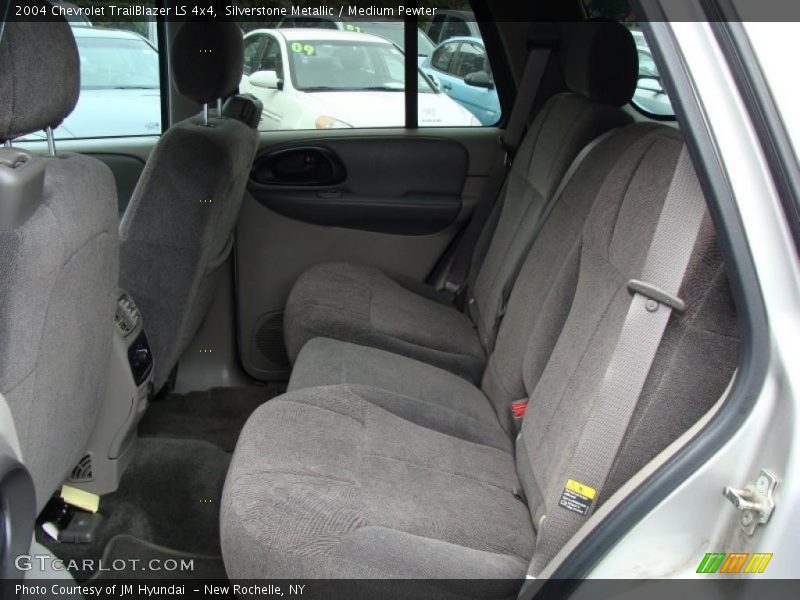 Silverstone Metallic / Medium Pewter 2004 Chevrolet TrailBlazer LS 4x4