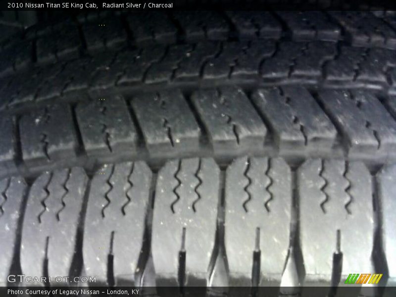 Radiant Silver / Charcoal 2010 Nissan Titan SE King Cab