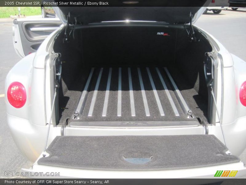  2005 SSR  Trunk