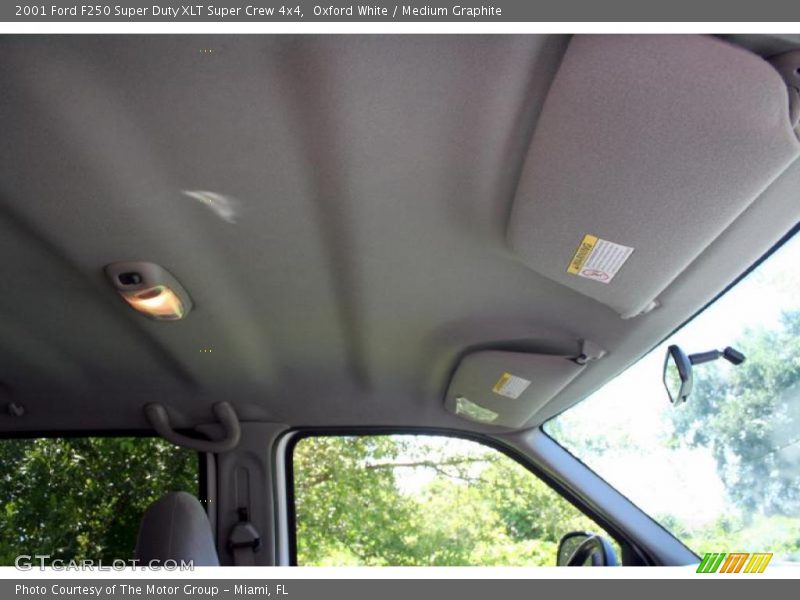Oxford White / Medium Graphite 2001 Ford F250 Super Duty XLT Super Crew 4x4